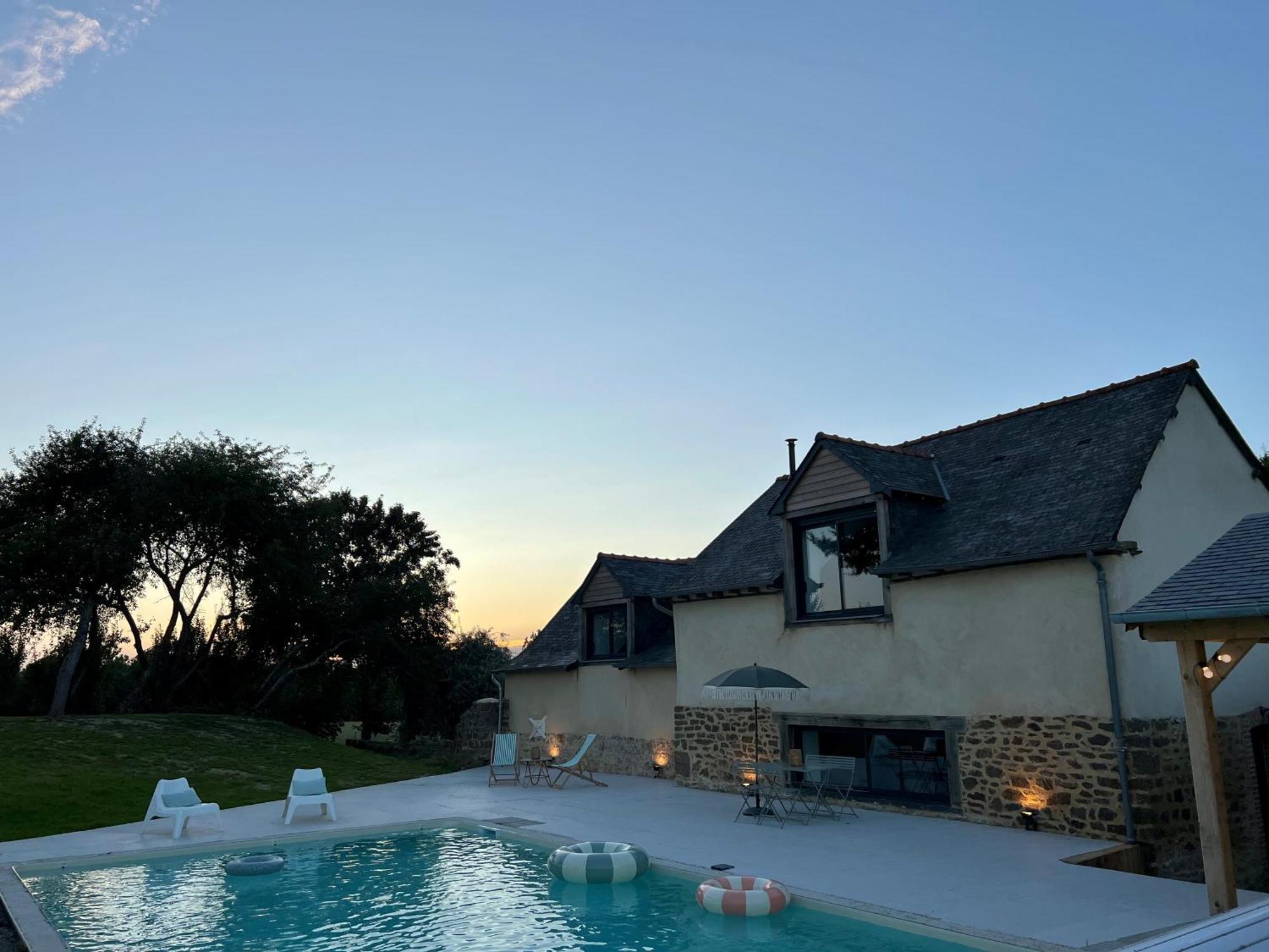 Le Logis De La Lettre Bed & Breakfast Tinténiac Dış mekan fotoğraf